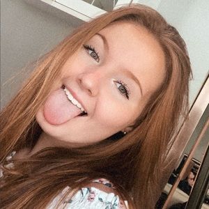 Meet your Posher, Alivia